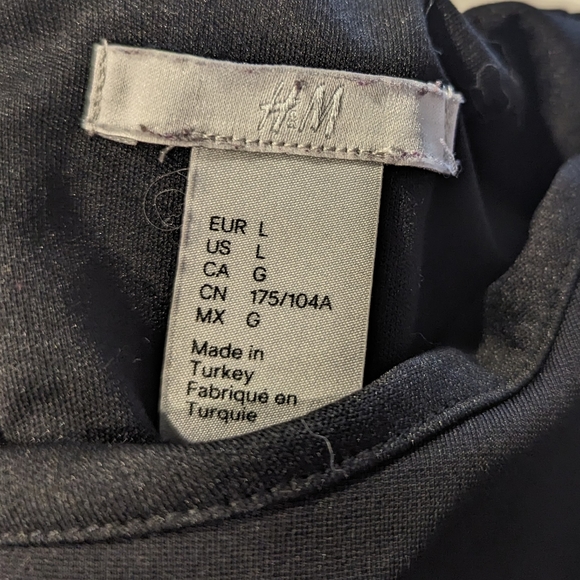 SOLD - (Given as a Free Gift) Peplum Sleeveless Businesses Casual Top - Picture 2 of 7